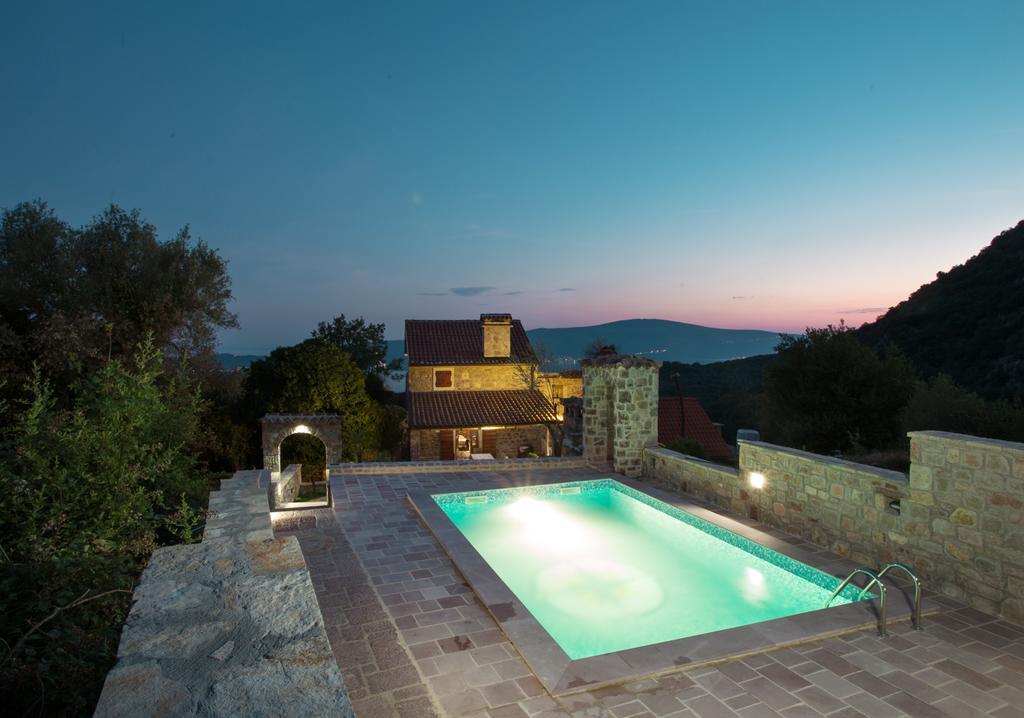 Old Stone House Villas Tivat Exterior photo